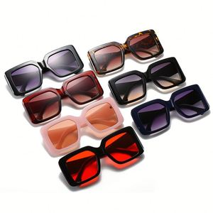 Gafas de Sol Cuadradas Extra Grandes con Logotipo Personalizado, Gafas de Sol de Moda 2025 con Degradado, Protección UV400 para Mujer - Product Image 3