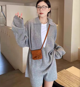 Ensemble deux pièces é<span class=keywords><strong>l</strong></span>égant pour femme : pull en acrylique tissé respirant <span class=keywords><strong>à</strong></span> col montant et short, coupe classique, idéal pour <span class=keywords><strong>l</strong></span>'automne - Product Image 3