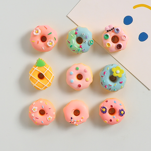 Aimant de réfrigérateur en résine en forme de beignet réaliste, simulation alimentaire, décoration de réfrigérateur, accessoire de cuisine mignon - Product Image 3