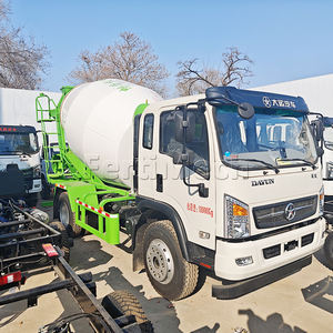 Camion malaxeur à béton de 1.5m3 2m3 2.5m3 3m3 4m3 5m3 6m3 8m3 10m3 - Product Image 4