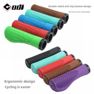 Puños <span class=keywords><strong>de</strong></span> Ciclismo Odi <span class=keywords><strong>de</strong></span> Diseño Plegable en Plástico Antideslizantes y con Absorción <span class=keywords><strong>de</strong></span> Impactos para Bicicletas <span class=keywords><strong>de</strong></span> Carretera y Montaña con Bloqueo Tipo Bola <span class=keywords><strong>de</strong></span> Carne - Product Image 3