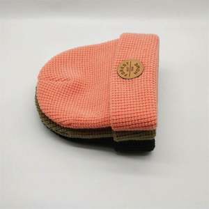 Custom High Quality Unisex Acrylic Waffle Skullies Beanie Cap,Plain Dyed Leather <b>Patch</b> Logo Knitted Winter Hat Fisherman Beanie - Product Image 5