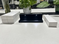 Boîte à bijoux LED de luxe avec écran lumineux, vente en gros et au détail en petite quantité, étui d'emballage noir pour bague en diamant