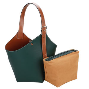 Sac seau élégant en cuir bicolore bleu sarcelle et beige avec bandoulière réglable - Product Image 5