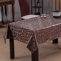 Nappe rectangulaire décorative en PVC brossé doré, motif floral dense, pour réceptions de mariage