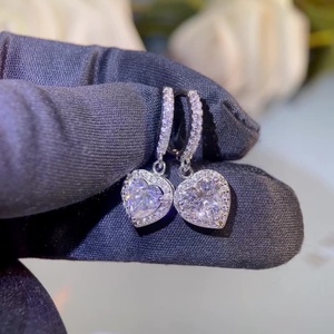 Pendientes de Moissanita de 2 Quilates, con Forma de Corazón, para el Día de San Valentín, Piedras de Moissanita VVS, Plata de Ley 925 - Product Image 5