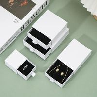 Boîte de rangement pour bijoux avec impression de logo personnalisé, boîte de présentation en papier, tiroir pour boucles d'oreilles, anneaux, colliers