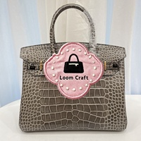Sac à main carré de luxe structuré en cuir de vachette véritable imprimé croco avec rabat et fermeture à fermoir, poignée supérieure
