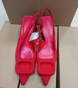 סנדלי סלינגבק לנשים דגם חדש לסתיו 2025 עם עקב עבה, קצה מחודד, רצועה אחורית עם אבזם מרובע, סיבים דקים במיוחד - Product Image 4