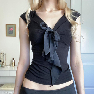 Camiseta negra de manga corta con cuello en V y lazo para mujer, top corto ajustado de verano estilo europeo americano - Product Image 1