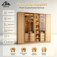Armoire en bois avec porte vitrée, éclairage LED, tiroir, tringle de suspension et grand espace de rangement pour chambre à coucher