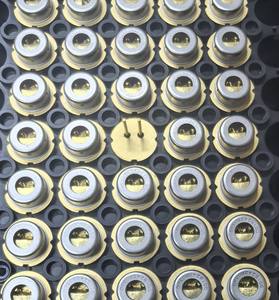 905nm-940nm 940nm400mw nhà máy bán khác nhau Multimode hồng ngoại vuông tại chỗ chất lượng cao <span class=keywords><strong>400mW</strong></span> <span class=keywords><strong>Laser</strong></span> <span class=keywords><strong>diode</strong></span> - Product Image 3