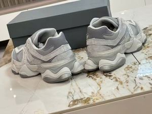 Low-price Wholesale High-quality Retro Fashionable Casual Shoes Cushioned Soles Breathable Mesh Upper Suitable Summer Walking. - Product Image 3