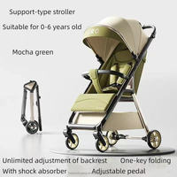 El nuevo cochecito de bebé es ligero, plegable y cómodo de llevar. Es un cochecito de bebé multifuncional.