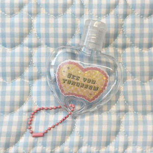 Flacon pulvérisateur PET transparent en forme <span class=keywords><strong>de</strong></span> cœur mignon <span class=keywords><strong>de</strong></span> 30 ml avec pendentif ours rose, porte-clés, flacon portable pour parfum, <span class=keywords><strong>alcool</strong></span> ou <span class=keywords><strong>d</strong></span>ésinfectant pour les mains - Product Image 2