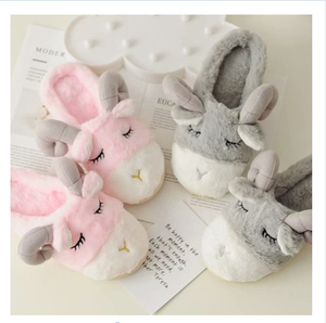 Rosa bianco morbido accogliente piccolo peluche pantofole di pecora mezza suola pantofole da casa per regali ragazze donne - Product Image 1