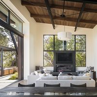 Conception de projets sur mesure : Villas, immeubles de bureaux, fenêtres et portes extérieures, aménagements intérieurs, cadres en aluminium