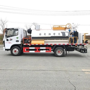 DongFeng 4X2 Small 4CBM Asphalt Distribution Truck For Road Construction Bitumen <b>Sprayer</b> - Product Image 4