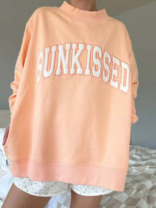 Sweat-shirt oversize en molleton épais pour femme, col montant, imprimé lettres 'Peach Sunkissed', style streetwear, haute qualité et tendance - Product Image 1