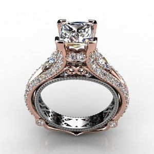 Anillo de Diamantes en Oro Rosa F534, Corte Princesa, Diamante Natural, Anillo de Compromiso para Mujer, Color D, con Piedras Laterales - Product Image 3