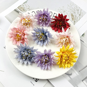 ดอกเดซี่ประดิษฐ์ 6 ซม. สีม่วง สีแดงอ่อน สีชมพู สีฟ้า สีเหลือง สีแดง สีขาว สำหรับตกแต่งงานแต่งงาน ตกแต่งบ้าน และเครื่องประดับผม - Product Image 2