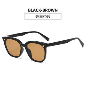 Gafas de Sol Cuadradas Retro para Mujer Qianai, Montura Negra, Protección UV400, Tipo 3 Lentes, Diseño Hexagrama de Acetato de PC - Product Image 5