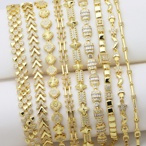 Bracciale <span class=keywords><strong>a</strong></span> catena con ciondoli <span class=keywords><strong>a</strong></span> forma di cuore <span class=keywords><strong>a</strong></span> <span class=keywords><strong>V</strong></span>, cuore, luna, stella, strass <span class=keywords><strong>e</strong></span> smalto, in oro 18K, di lusso, di alta gamma, che mantiene il colore. - Product Image 1
