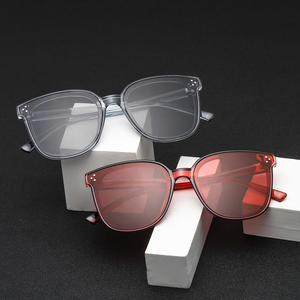 Nouvelles Lunettes de Soleil Polarisées Tendance Monture Carrée Rétro Unisexe en Plastique Noir Protection UV400 Type 3 Verres PC 002 - Product Image 5