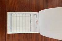 Carnet de factures autocopiantes blanches de taille personnalisée Papier NCR Duplicata personnalisé A4A5A6 Livres de reçus personnalisés de commande 2 plis