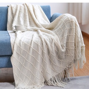 Plaid en tricot doux avec pompons, léger, pour canapé, bureau, lit, couverture de sieste estivale pour climatisation - Product Image 2