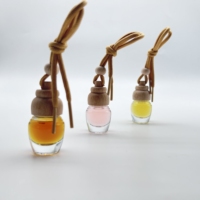 Botella de vidrio de perfume transparente de 6ml con rodillo para ambientador de coche con tapón de rosca