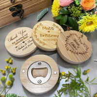 Ensemble d'ouvre-bouteille magnétique pour bouteille de bière en bois de bambou personnalisable Porte-clés pour réfrigérateur pour cadeaux de mariage et décorations d'invités
