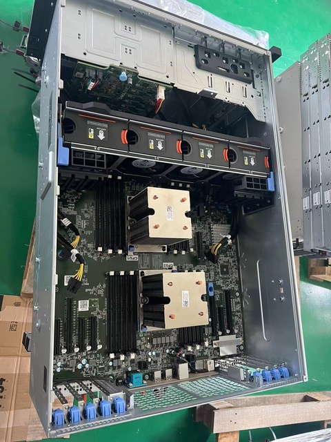 Delll PowerEdge T640 Tower Server with XEON Processor RAM Raid Card SSD 5U Tower Server Best Selling Original Tower Server