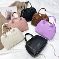 Sac à main mini décontracté pour femme, nouveau style 2026, tendance transfrontalière, motif matelassé, chaîne estampée or, fermeture éclair en forme de coquille, en polyester