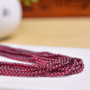 UJBOX Vente en gros de perles rondes lisses en grenat pyrope naturel de 2 mm, petites perles <span class=keywords><strong>semi</strong></span>-<span class=keywords><strong>précieuses</strong></span> pour la création de bijoux DIY - Product Image 2