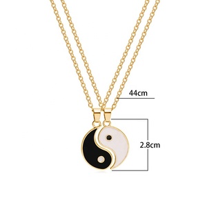 Fabrik preis Großhandel Männer Frauen Schmuck Vergoldet Yin Yang Gespleißt Paar Anhänger Halskette Bff Halskette Für 2 - Product Image 4