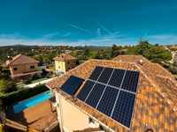 Module solaire thermique et photovoltaïque hybride PVT pressurisé personnalisable pour une utilisation en extérieur et en garage avec alimentation électrique/solaire