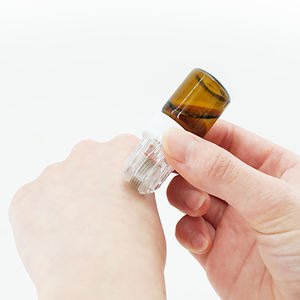 Derma Roller in Vetro Medicale con Microaghi Tipo HydroPin 150 Aghi per Induzione di Siero e Olio sulla <span class=keywords><strong>Pelle</strong></span> - Product Image 4