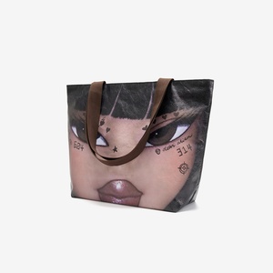 Sac à main pour femme avec impression personnalisée, sac fourre-tout multicolore imperméable, sacs cadeaux, toile laminée, sac de plage avec logo brodé - Product Image 6