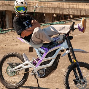จักรยานไฟฟ้า Pro 79 Ebike Off Road 8500w สำหรับขับขี่ออฟโรดและในเมือง แรงบิดสูง (610 นิวตันเมตร) ให้การเร่งความเร็วและสมรรถนะอันทรงพลัง - Product Image 1