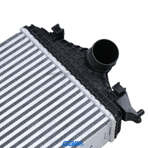 อินเตอร์คูลเลอร์คุณภาพสูง OEM รุ่น 4M0145804BT สำหรับรถยนต์ Lamborghini URUS อะไหล่ทดแทนสำหรับรถซูเปอร์คาร์ - Product Image 6