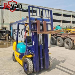 Montacargas Komatsu Usado Diésel de 2.5 Toneladas, Montacargas Diésel de Servicio Pesado Komatsu <span class=keywords><strong>FD25T</strong></span> <span class=keywords><strong>FD25T</strong></span>-14 <span class=keywords><strong>FD25T</strong></span> de Japón a Bajo Precio - Product Image 3