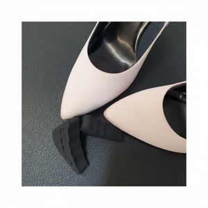 Coussinet d'orteil détachable noir 2P pour chaussures à talons hauts Coussin de pied avant Eponge de ventilation Réglage de la taille pour baskets à orteils avant - Product Image 1