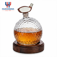 Carafe à whisky artisanale sur le thème du sport, 900 ml, en forme de balle de golf, avec bouchon en forme de tête de club de golf, pour hommes