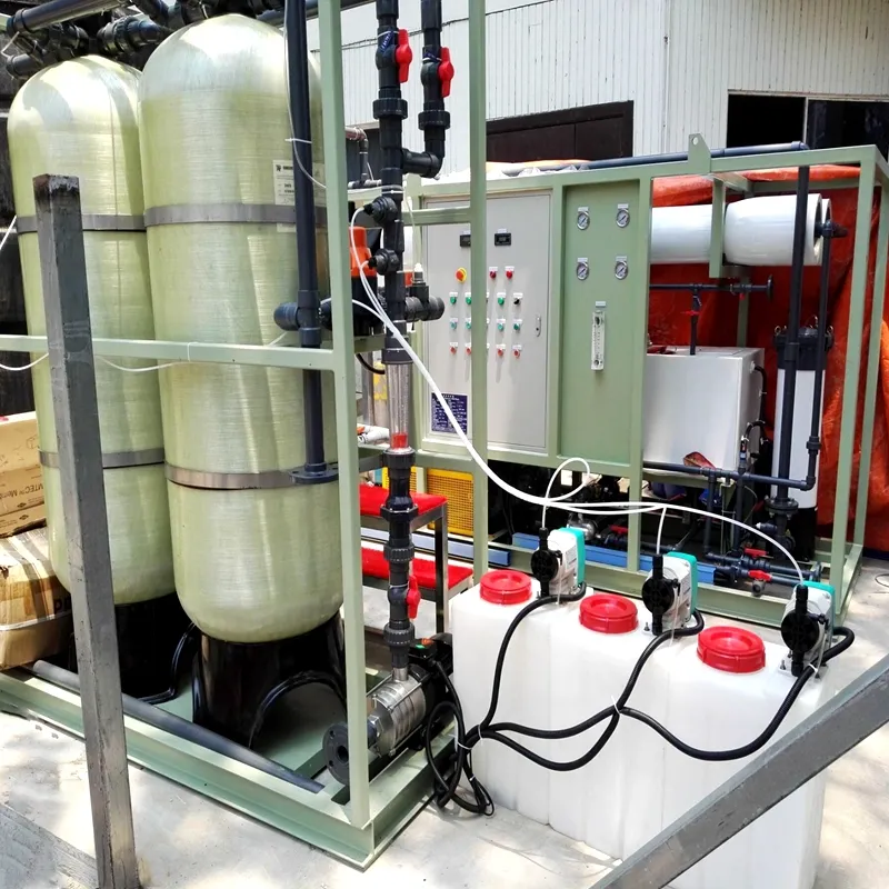 250lph กรองน้ำพร้อมเครื่องผลิตโอโซนมัลติมีเดียบำบัดด้วยการรีไซเคิลหอทำความเย็นระบบน้ำแบบหล่อเย็น