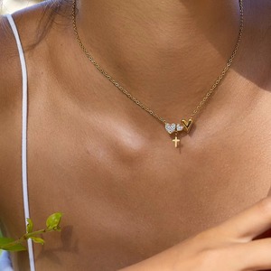 Collana in Acciaio Inossidabile Placcato Oro 18k per Uso Quotidiano, Pendente a Doppio Cuore con Zirconi, Elegante e Brillante - Product Image 1
