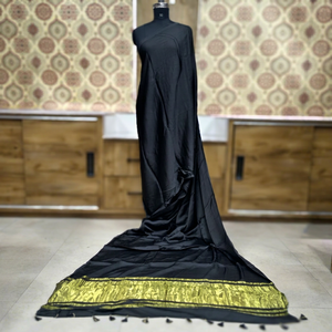 Elegante Saree de Seda Gajji con Estampado Bandhani |   Cortinas de Seda Étnicas Contemporáneas con Diseño Tradicional Indio Tie-Dye - Product Image 1
