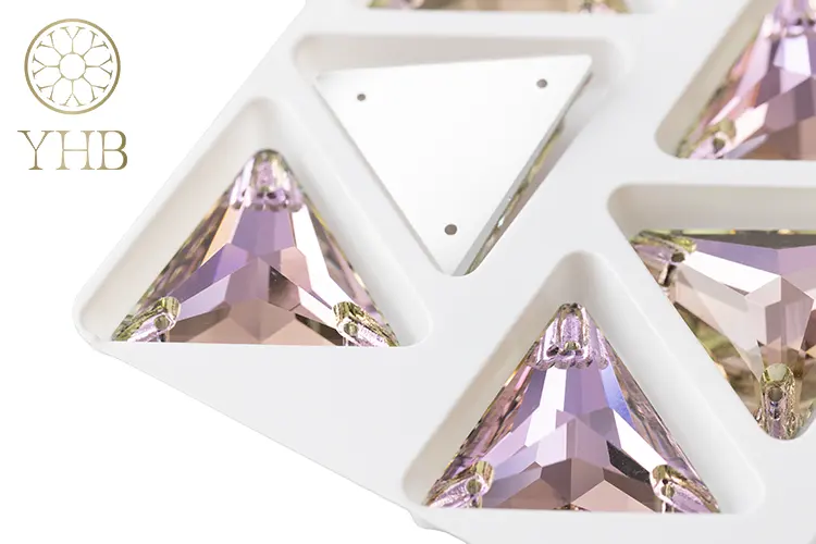 Segitiga Sew-on batu jahitan tangan dua lubang Flatback kristal berlian imitasi DIY kaca AB berlian imitasi