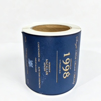 Étiquette de vin en papier kraft imperméable avec design de marquage à chaud de qualité supérieure, feuille d'or autocollante personnalisée pour les bouteilles de whisky et de liqueur