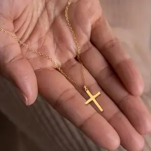 Colar de cruz, colar banhado a ouro 14K Cruz requintado, colorido e não alérgico, colar da moda feminina